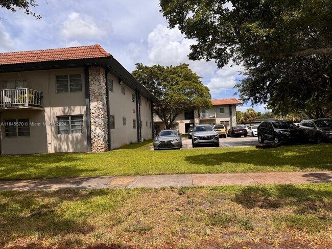Building Photo - 13960 Lake Placid Ct