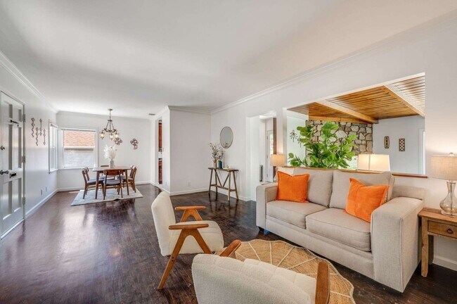 Foto del edificio - 6901 Bertrand Ave