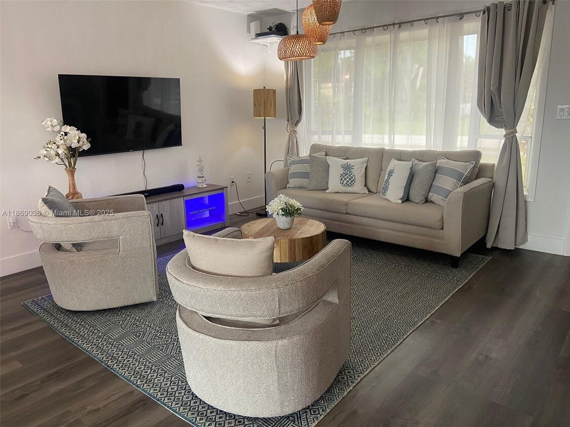 Foto principal - 3169 Conway Blvd
