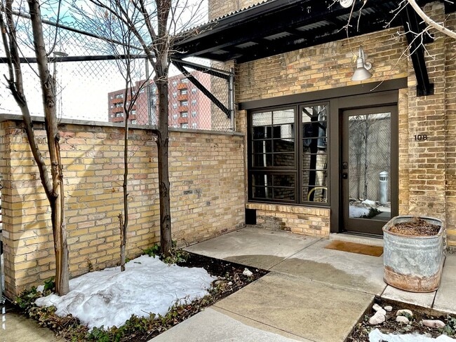Urban Condo at The Pierpont Lofts! - Urban Condo at The Pierpont Lofts!