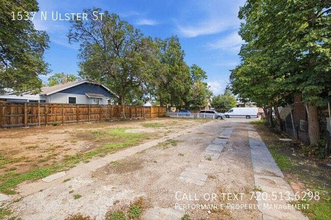 Building Photo - 1537 Ulster St