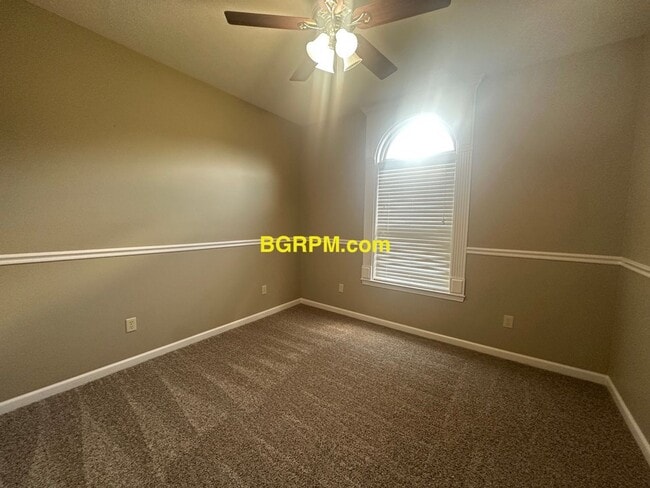 Foto del edificio - 4 BD 2 BA