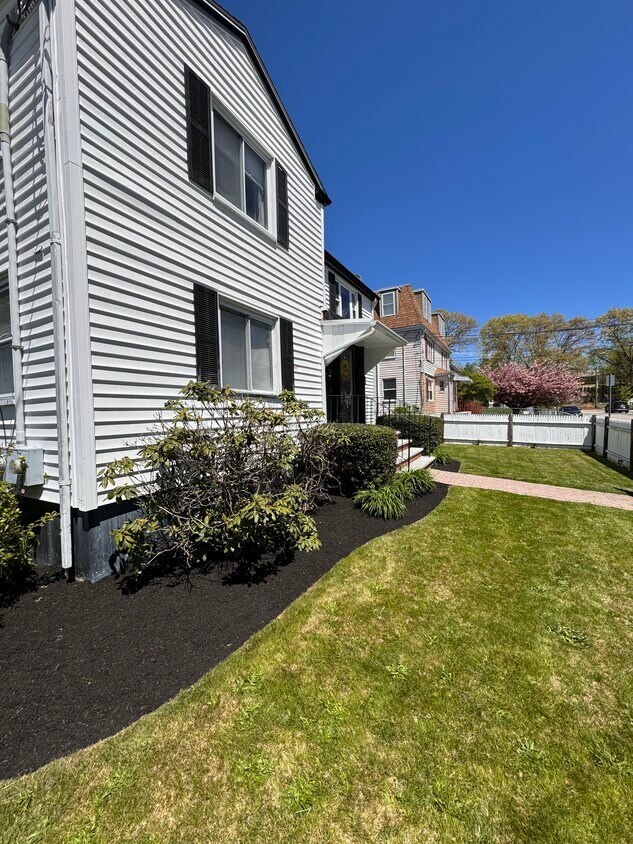 Outdoor pics. More pics coming soon - 50 Ridgeview Ave