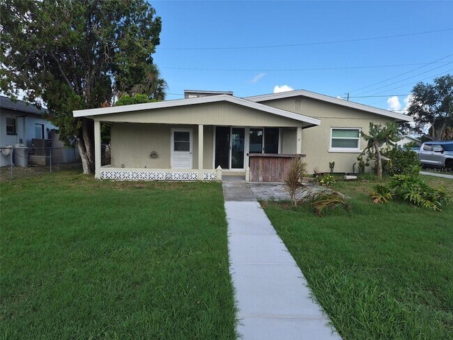Building Photo - 13934 Sommers Ave