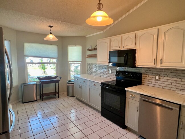 Foto del edificio - 6677 Ryan Chase Ct