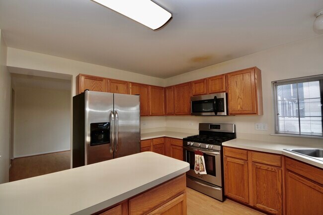 Building Photo - 1661 Charlotte Cir