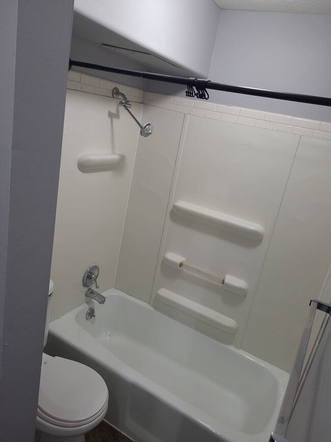 Bathroom - Douglas Oaks