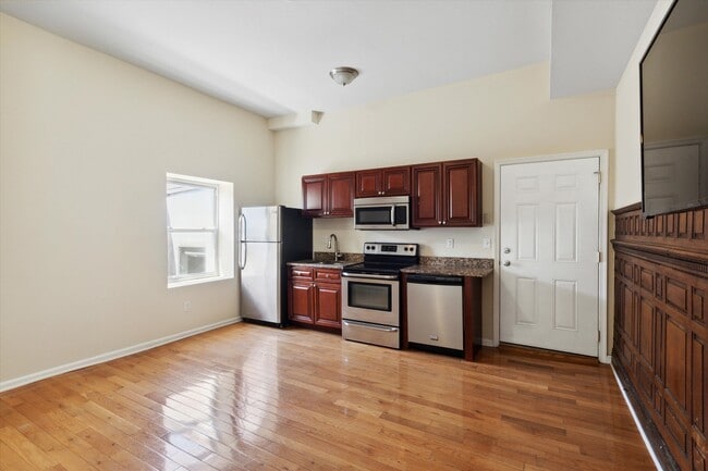 Building Photo - 1519-21 N 16TH ST Unit 3102