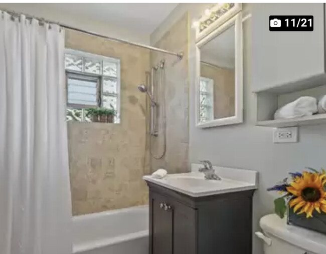 Bathroom - 954 Shermer Rd