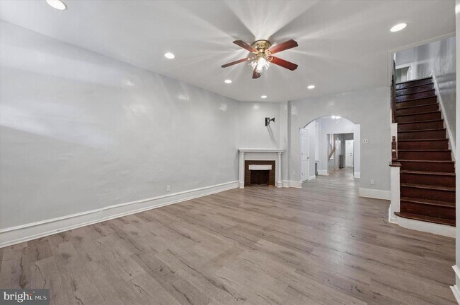 Foto del edificio - 5327 Greenway Ave