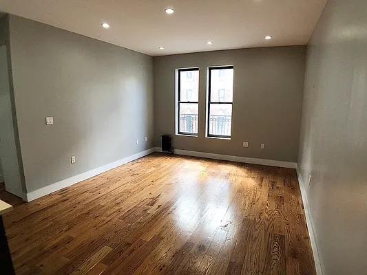 Foto del edificio - 4240 Broadway