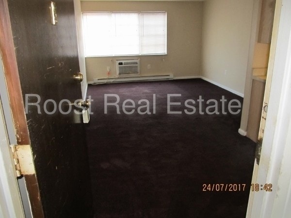 Building Photo - 423 Briarwood Ave
