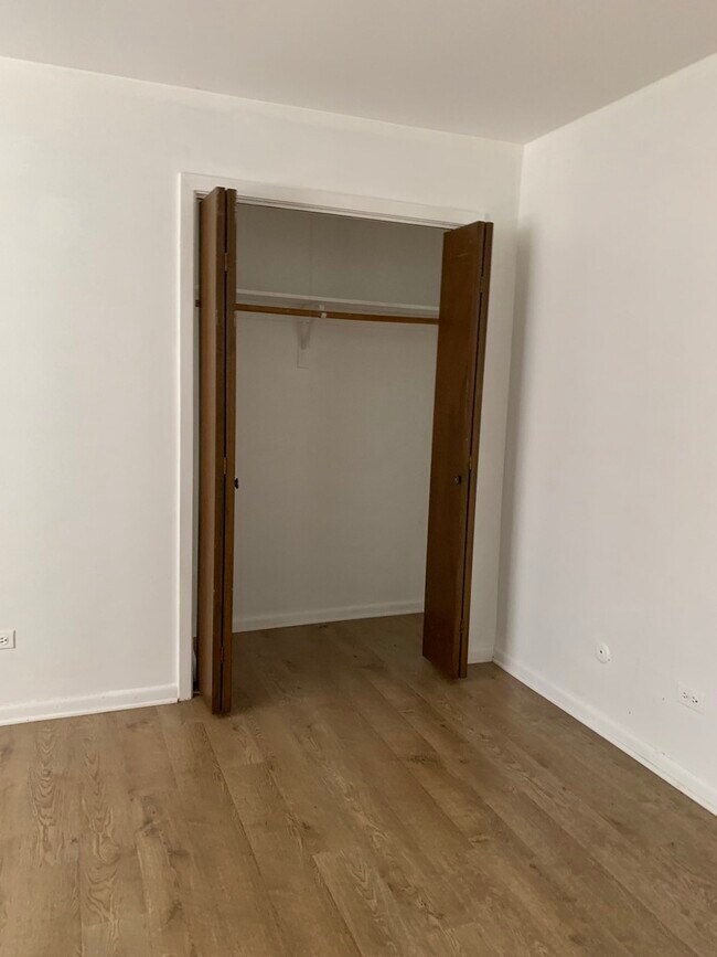 Foto del edificio - 2353 W Birchwood Ave