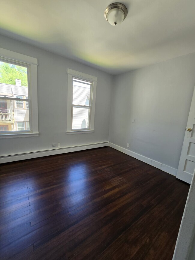Building Photo - 48 Pardee Pl