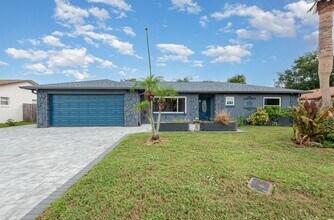 Building Photo - 986 Sycamore Dr