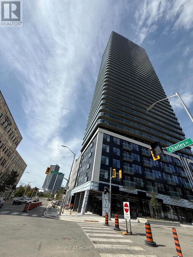 Building Photo - 30 Francis St S