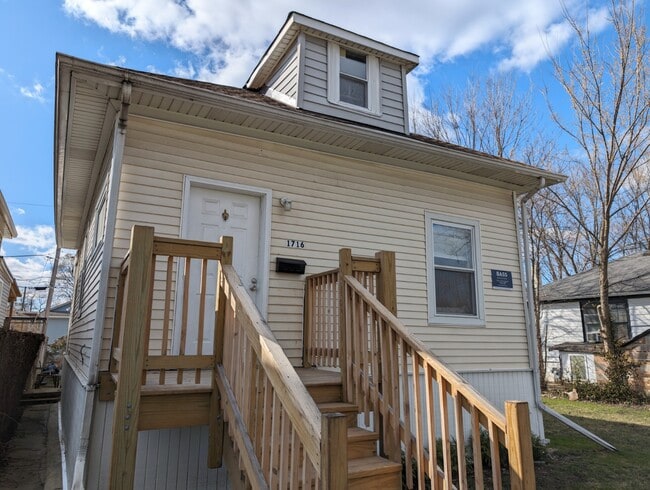 Building Photo - 1716 Brown
