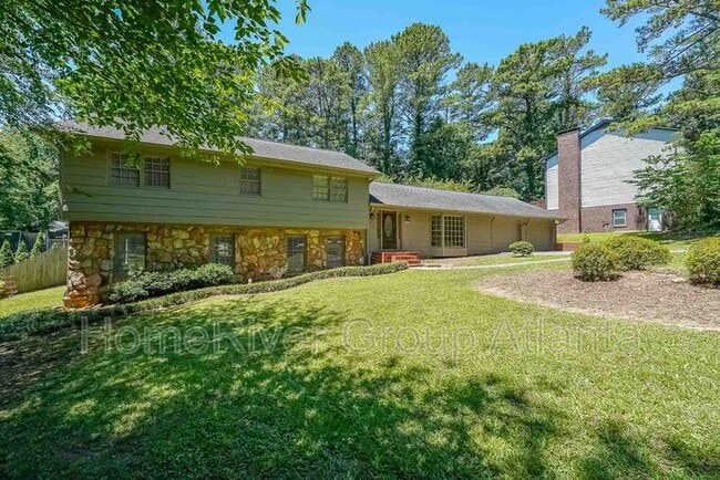 Building Photo - 447 Cove Dr NE