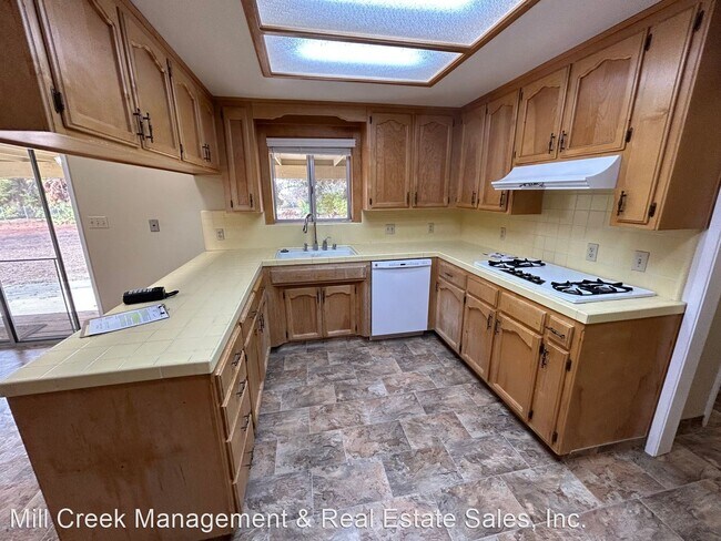 Foto del edificio - 4 br, 4 bath House - 2193 S. Plano