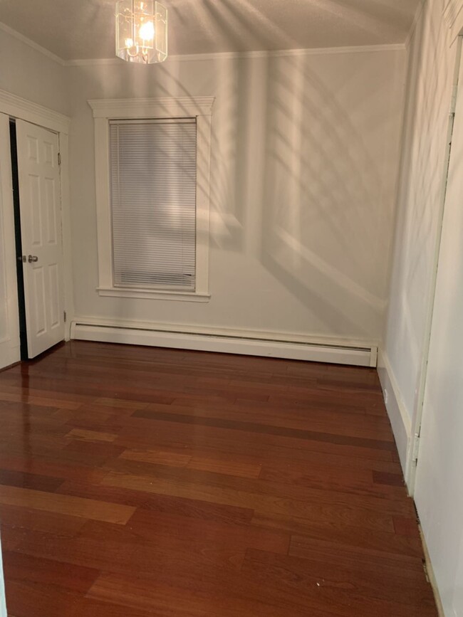 Foto del edificio - 490 Columbia Rd