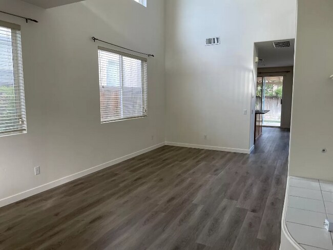 Building Photo - 12527 Carmel Canyon Rd