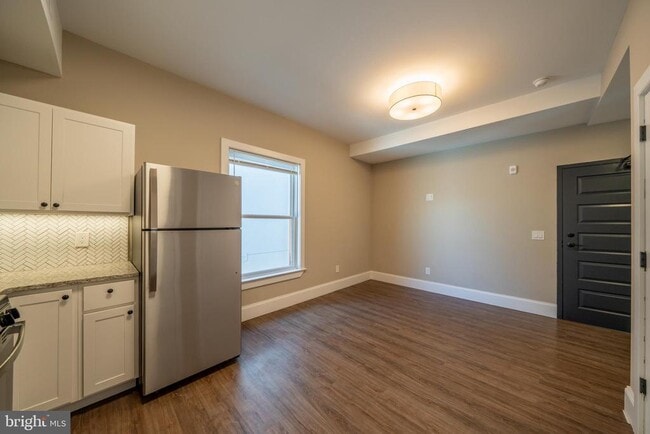 Building Photo - 29 E Gay St