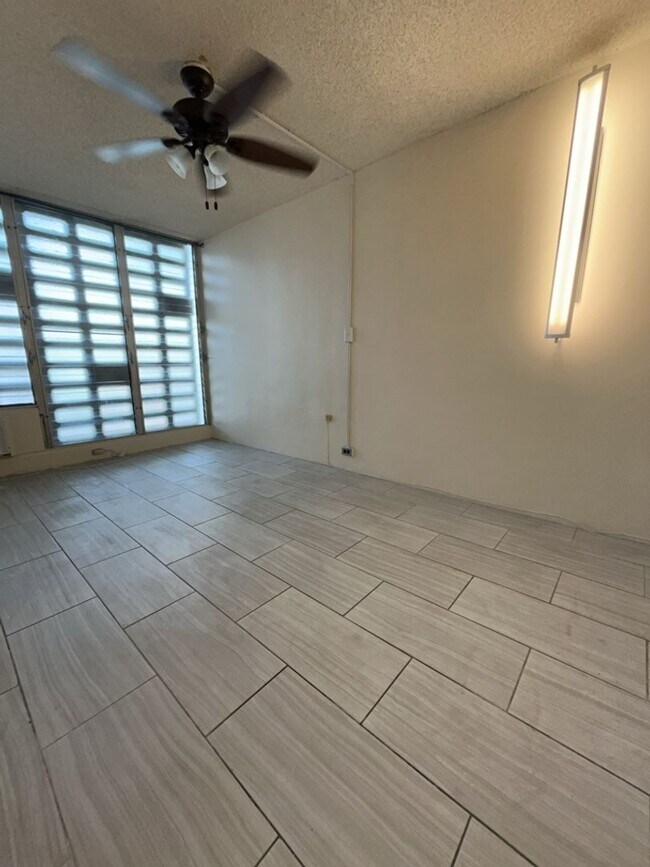 Foto del edificio - 2 bedroom, 1 bath, 1 parking for $1850/month!