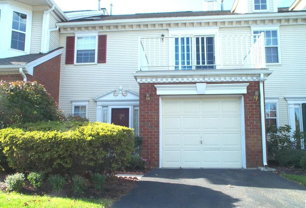 Primary Photo - 1302 Palley Ct