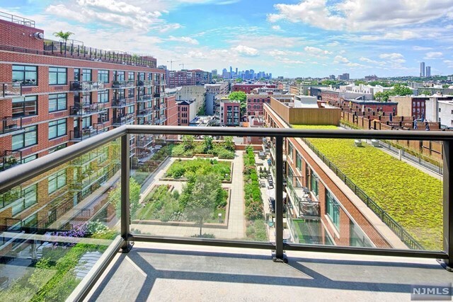 Foto principal - 1400 Hudson St