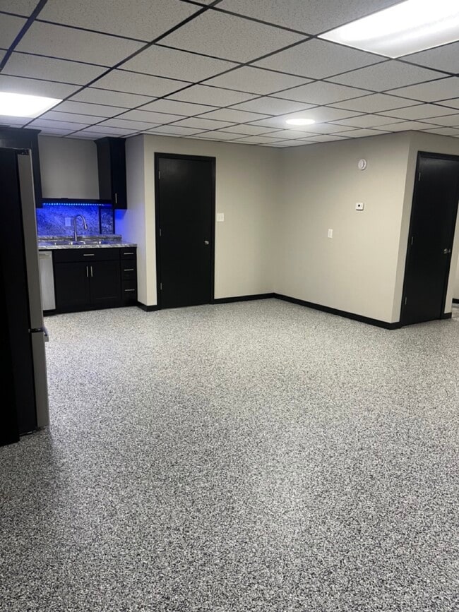 Building Photo - 809 County Rd 2 S