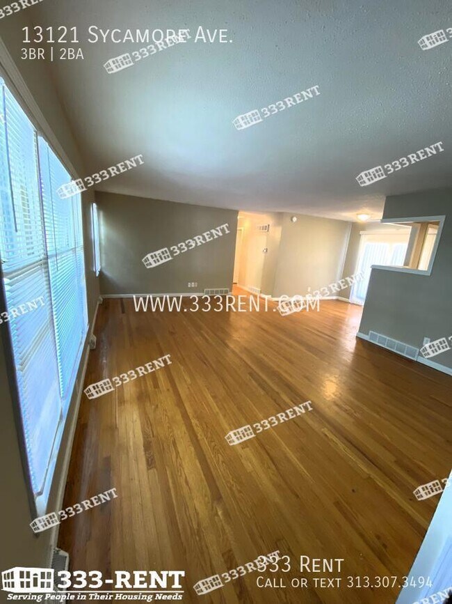 Building Photo - 13121 Sycamore Ave