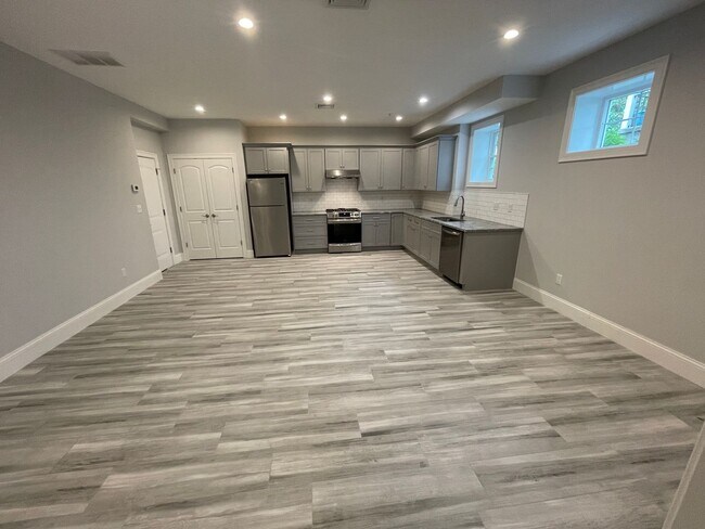 Foto del edificio - All new modern one bedroom with parking
