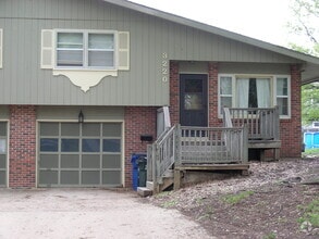 Building Photo - 3220 Cardinal Dr