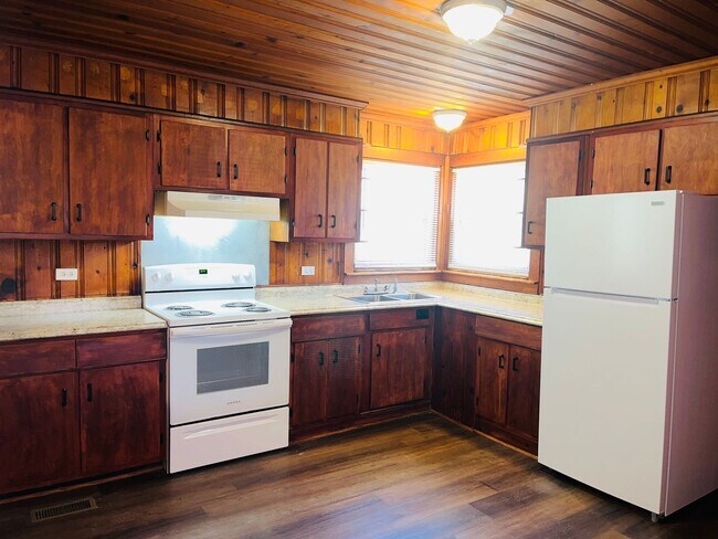 Foto del edificio - MOVE IN SPECIAL! Welcome home! Great locat...