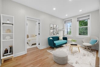 Building Photo - 79 Main St