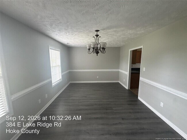 Foto del edificio - 384 E Lake Ridge Rd