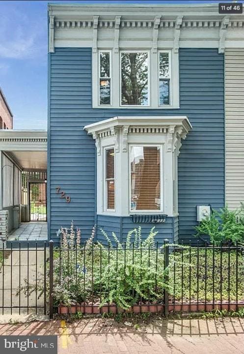 Building Photo - 729 10th St NE