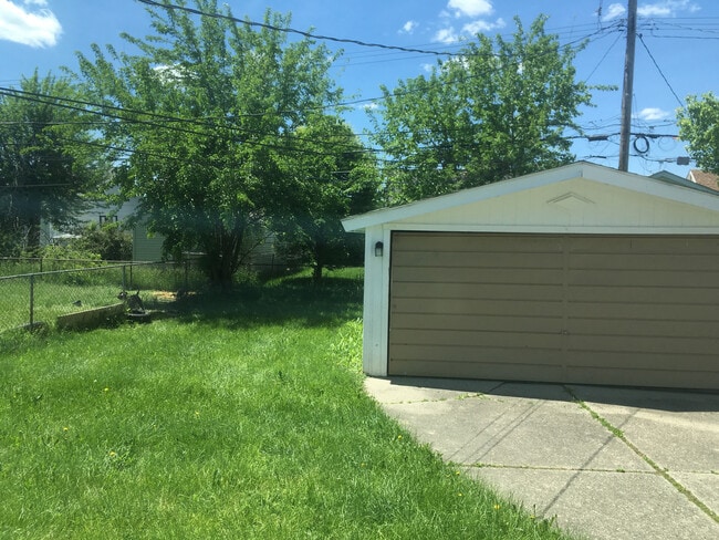 Foto del edificio - 3 Bedroom Bungalow, Move-In Ready. Sec. 8 OK