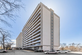 Building Photo - Champlain Towers