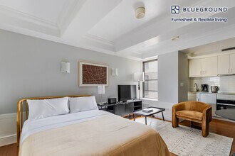 Building Photo - 240 W 73rd St