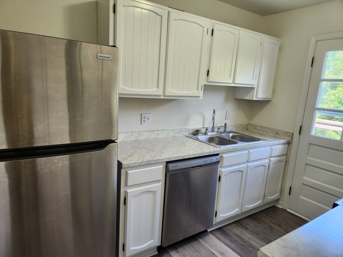 Primary Photo - 2 Bedroom Apartment-Blackstone, Va