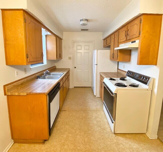 Foto del edificio - 2127 Hidden Hill Dr