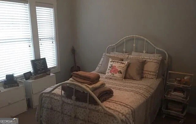 Building Photo - 2070 Lakeside Dr