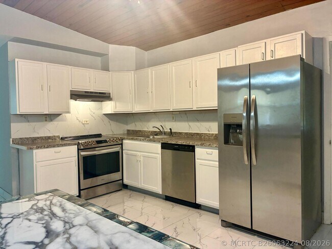 Building Photo - 3630 SW 46th Ave