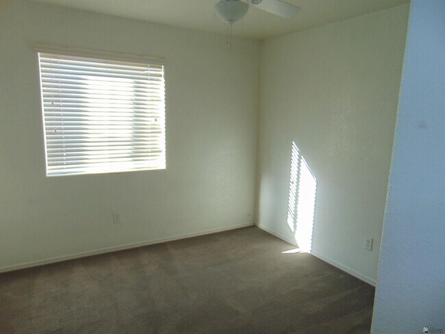 Foto del edificio - 11484 E 27th St