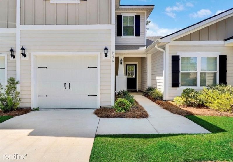 Foto principal - 3 br, 2.5 bath Townhome - 244 Lake Lily Dr