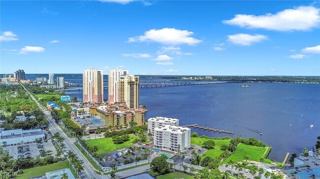Foto del edificio - 2885 Palm Beach Blvd