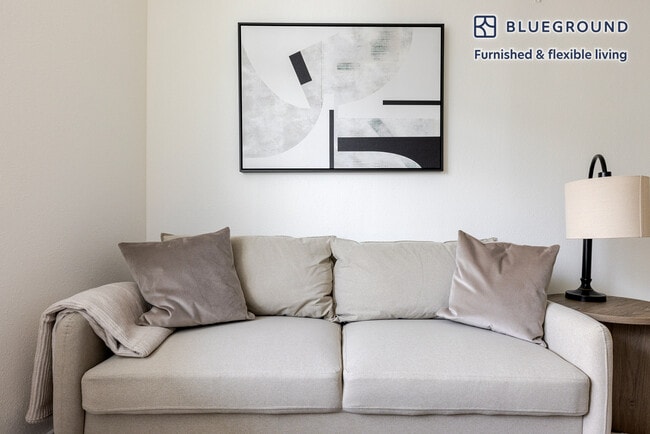 Building Photo - 2124 Parker St