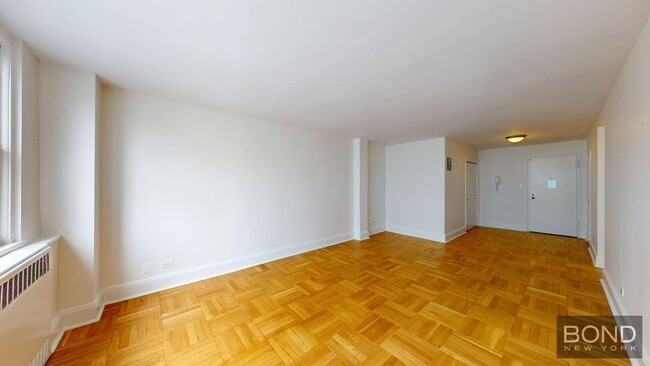 Building Photo - 435 E 79th St