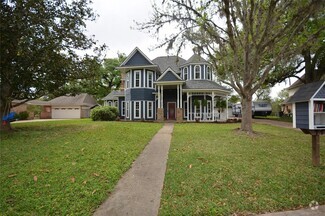 Building Photo - 305 Arrow Wood St